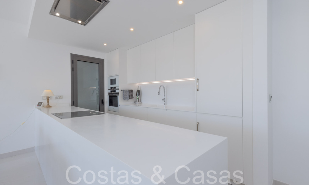 Instapklaar, modern, design appartement te koop nabij de golfbaan in de gouden driehoek van Marbella - Benahavis - Estepona 68804