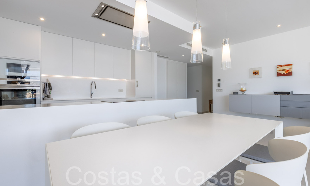 Instapklaar, modern, design appartement te koop nabij de golfbaan in de gouden driehoek van Marbella - Benahavis - Estepona 68807