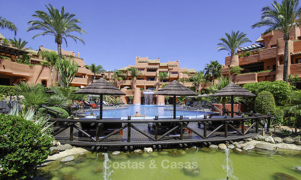 Superieur tuinappartement in een eersteklas complex aan het strand op de New Golden Mile tussen Marbella en Estepona 69396