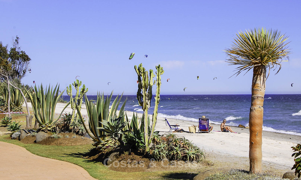 Superieur tuinappartement in een eersteklas complex aan het strand op de New Golden Mile tussen Marbella en Estepona 69405