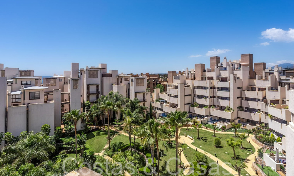 Penthouse te koop in een eerstelijnsstrand complex op de New Golden Mile tussen Marbella en Estepona 69346