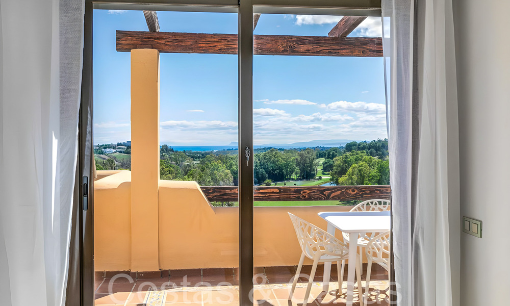 Instapklaar luxe penthouse met magnifiek uitzicht op de golfbaan en de Middellandse Zee te koop in Benahavis - Marbella 69606