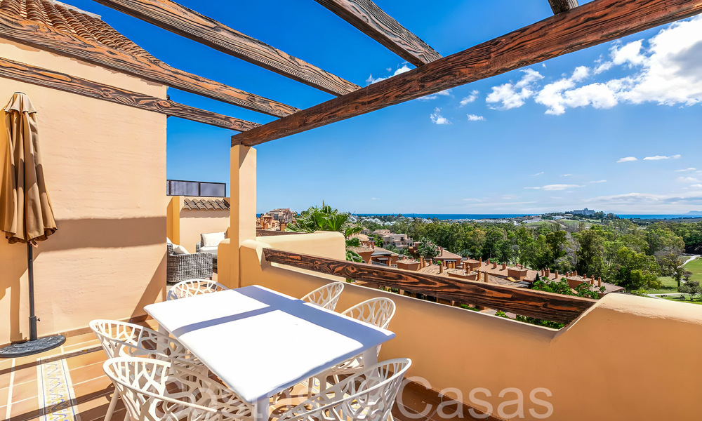 Instapklaar luxe penthouse met magnifiek uitzicht op de golfbaan en de Middellandse Zee te koop in Benahavis - Marbella 69611