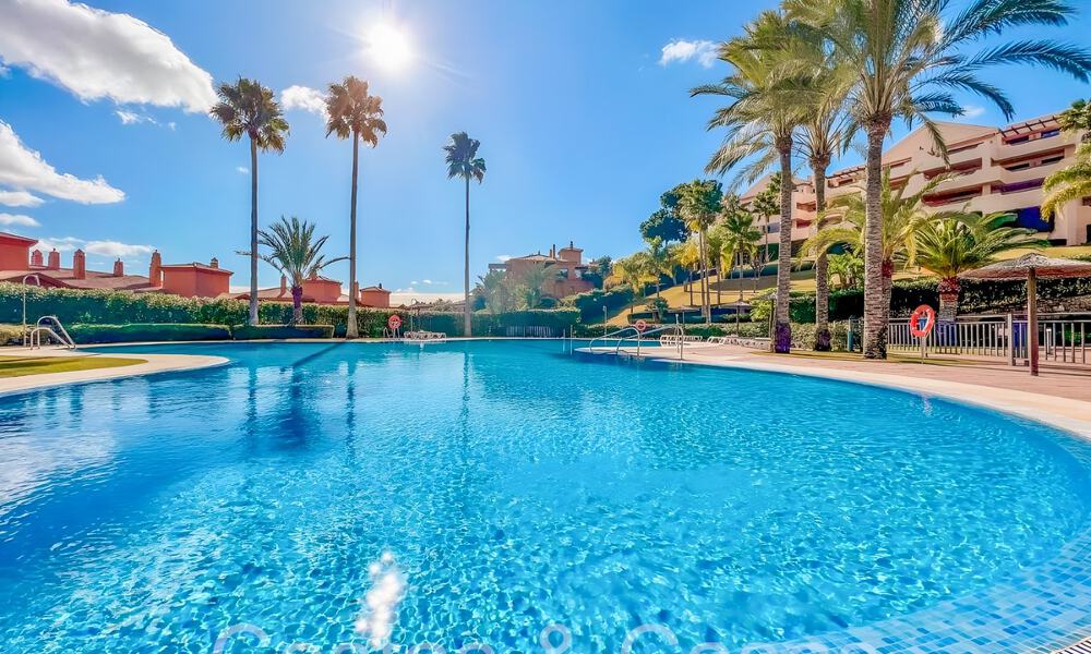 Instapklaar luxe penthouse met magnifiek uitzicht op de golfbaan en de Middellandse Zee te koop in Benahavis - Marbella 69625