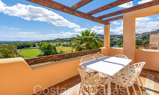 Instapklaar luxe penthouse met magnifiek uitzicht op de golfbaan en de Middellandse Zee te koop in Benahavis - Marbella 69628 