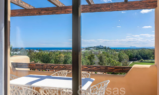 Instapklaar luxe penthouse met magnifiek uitzicht op de golfbaan en de Middellandse Zee te koop in Benahavis - Marbella 69632 
