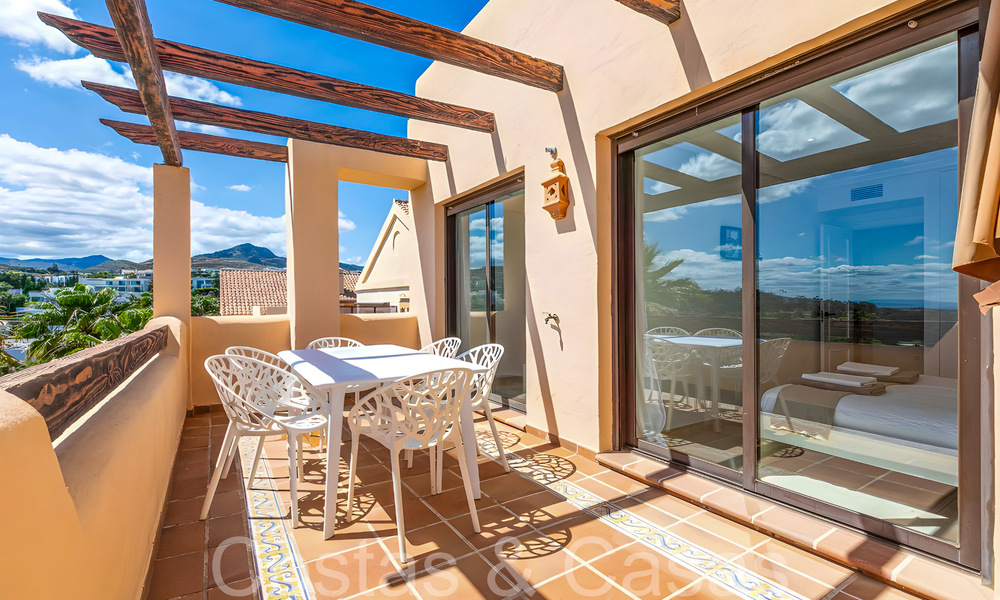 Instapklaar luxe penthouse met magnifiek uitzicht op de golfbaan en de Middellandse Zee te koop in Benahavis - Marbella 69636