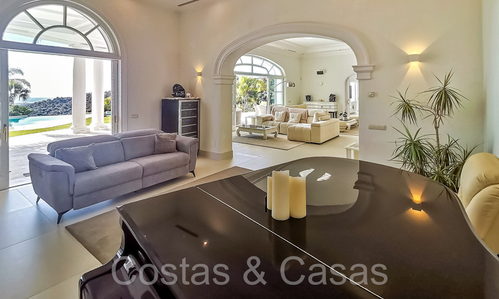 Klassieke Mediterrane villa met adembenemend zeezicht te koop, in het exclusieve La Zagaleta resort in Benahavis - Marbella 69742