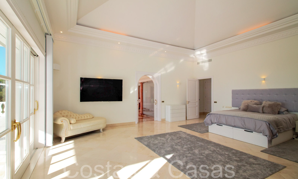 Klassieke Mediterrane villa met adembenemend zeezicht te koop, in het exclusieve La Zagaleta resort in Benahavis - Marbella 69753