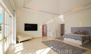 Klassieke Mediterrane villa met adembenemend zeezicht te koop, in het exclusieve La Zagaleta resort in Benahavis - Marbella 69753 