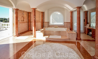 Klassieke Mediterrane villa met adembenemend zeezicht te koop, in het exclusieve La Zagaleta resort in Benahavis - Marbella 69755 