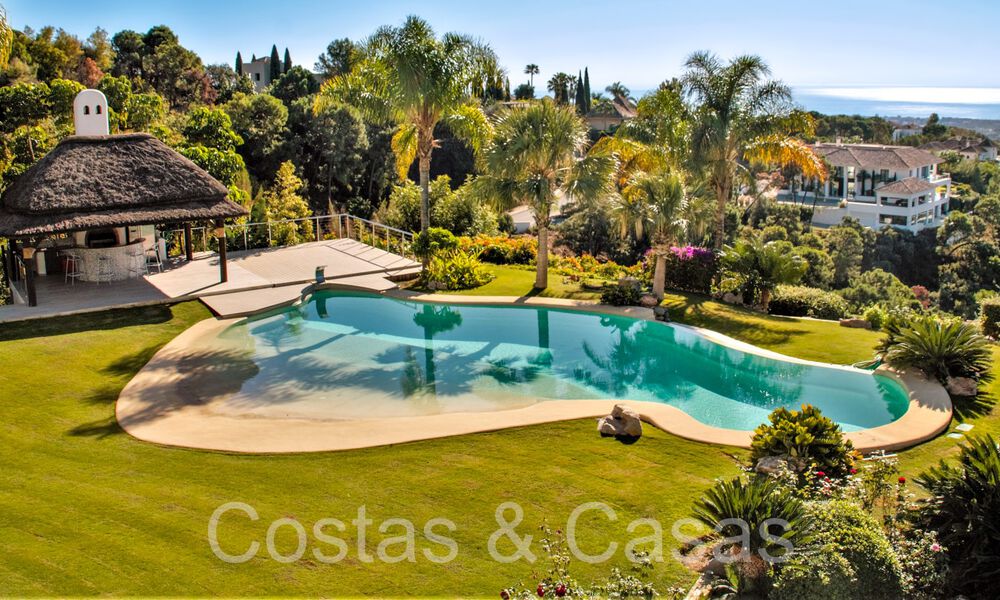 Klassieke Mediterrane villa met adembenemend zeezicht te koop, in het exclusieve La Zagaleta resort in Benahavis - Marbella 69761