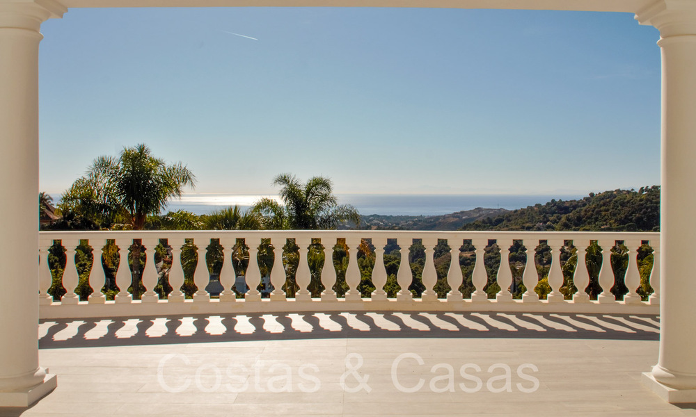 Klassieke Mediterrane villa met adembenemend zeezicht te koop, in het exclusieve La Zagaleta resort in Benahavis - Marbella 69762