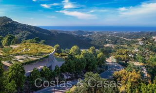 Architecturale nieuwbouwvilla met panoramisch zeezicht te koop, in een beveiligde urbanisatie van Marbella - Benahavis 69796 