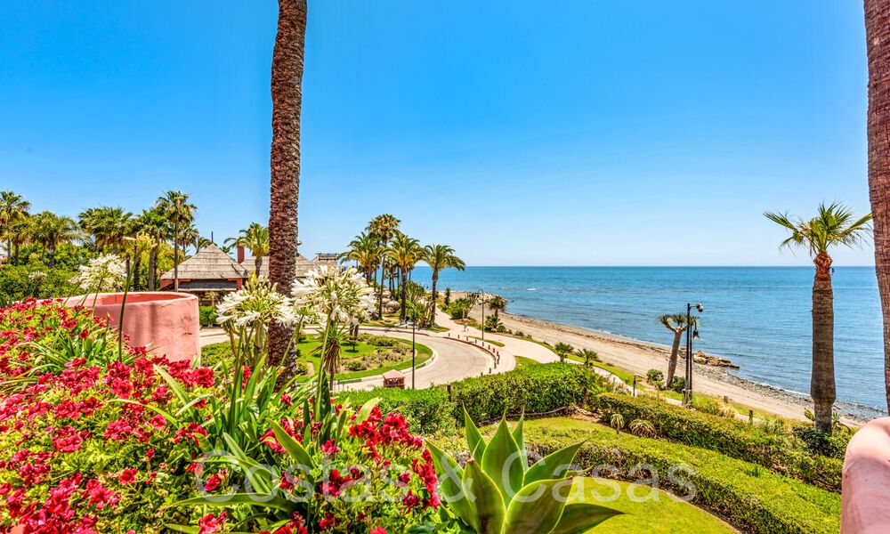 Verfijnd, eerstelijnsstrand appartement te koop in een exclusief complex op de New Golden Mile, Marbella - Estepona 69954