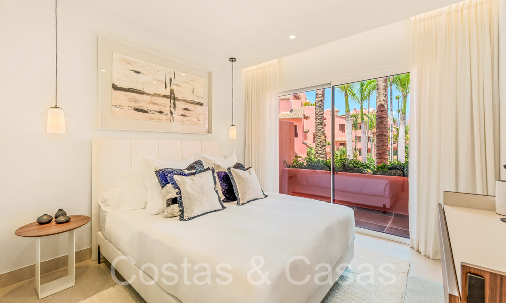 Verfijnd, eerstelijnsstrand appartement te koop in een exclusief complex op de New Golden Mile, Marbella - Estepona 69977