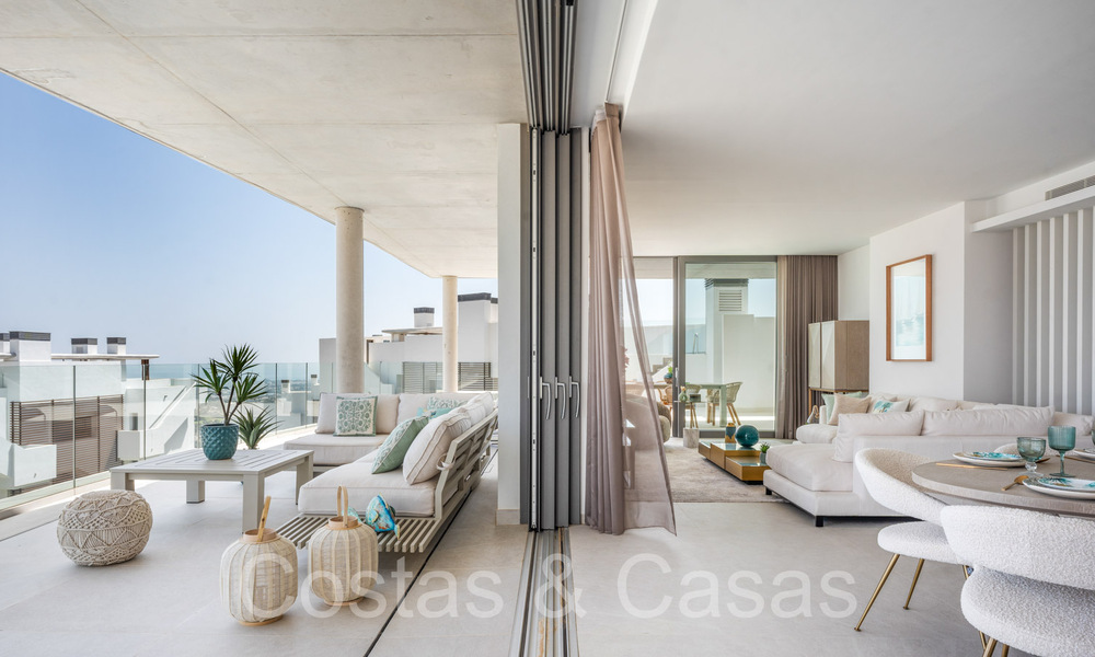 Instapklaar, eigentijds penthouse met panoramisch zeezicht te koop in een hoogstaand complex van Benahavis - Marbella 69991