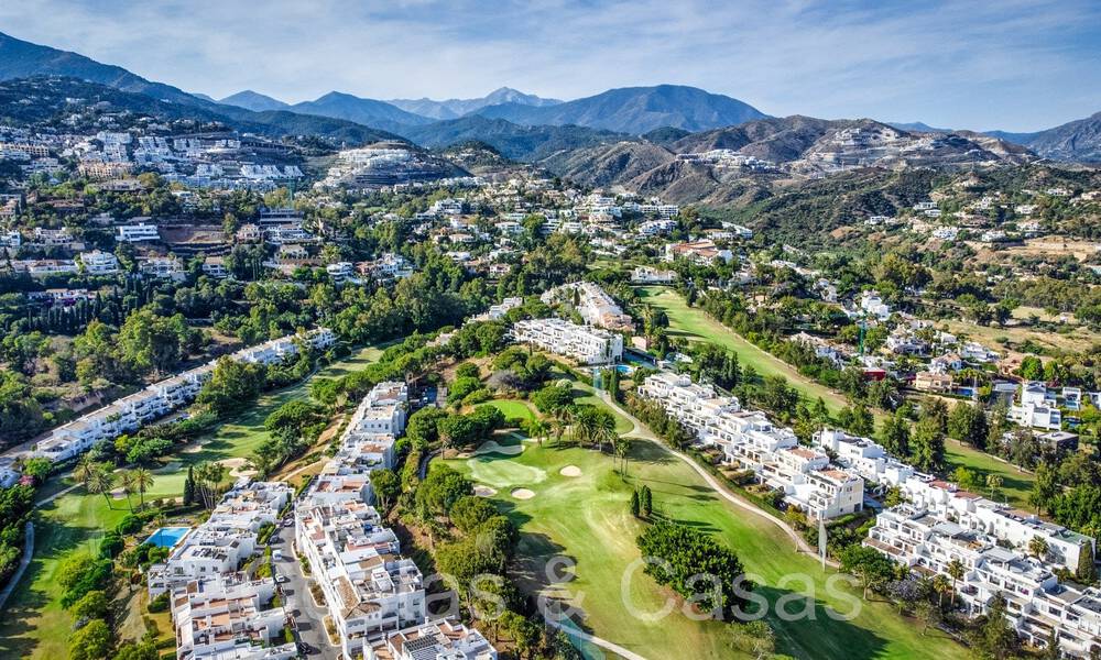 Luxueus gerenoveerd appartement met golf- en zeezicht te koop, grenzend aan een vooraanstaande golfbaan in La Quinta, Benahavis - Marbella 69921