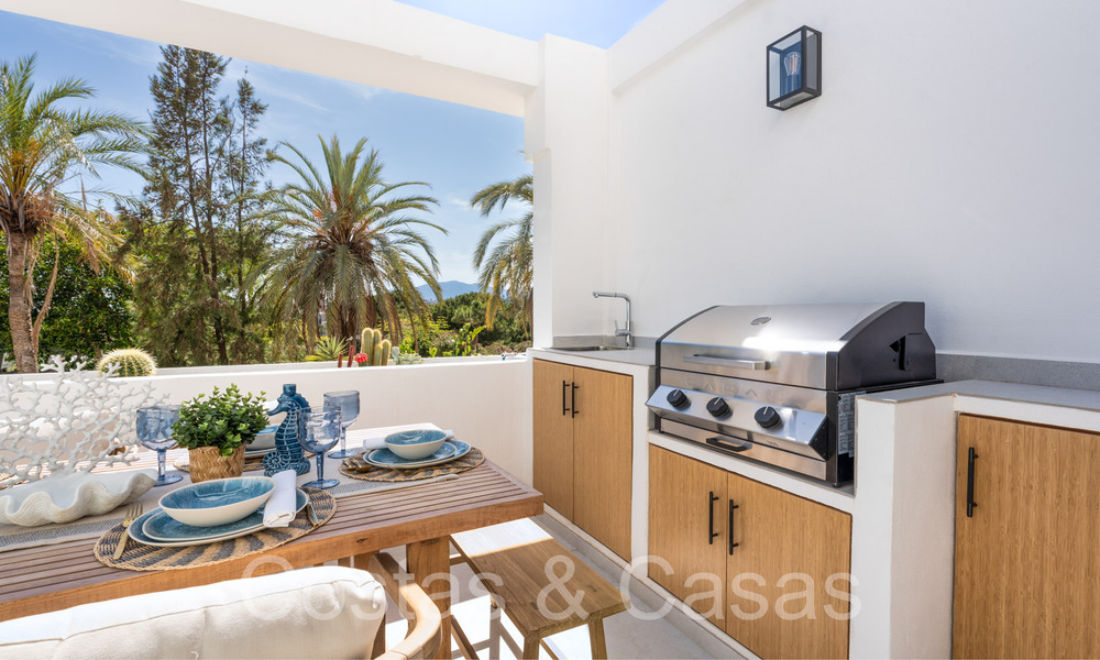 Luxueus gerenoveerd appartement met golf- en zeezicht te koop, grenzend aan een vooraanstaande golfbaan in La Quinta, Benahavis - Marbella 69937