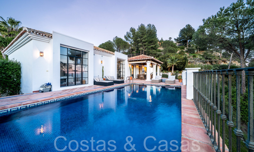 Gelijkvloerse luxevilla in eigentijdse mediterrane bouwstijl te koop omgeven door natuur in El Madroñal, Benahavis - Marbella 70276