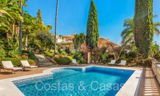 Luxueuze villa met traditionele bouwstijl te koop in een gated community van La Quinta, Benahavis - Marbella 70334 