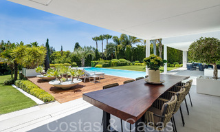 Bekroonde designervilla met moderne architectuur te koop op een steenworp van het strand in Oost Marbella 70363 