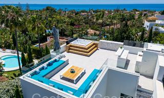 Bekroonde designervilla met moderne architectuur te koop op een steenworp van het strand in Oost Marbella 70375 