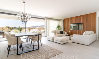 Instapklare, moderne nieuwbouwvilla met weids zeezicht te koop in Nueva Andalucia, Marbella 70435 