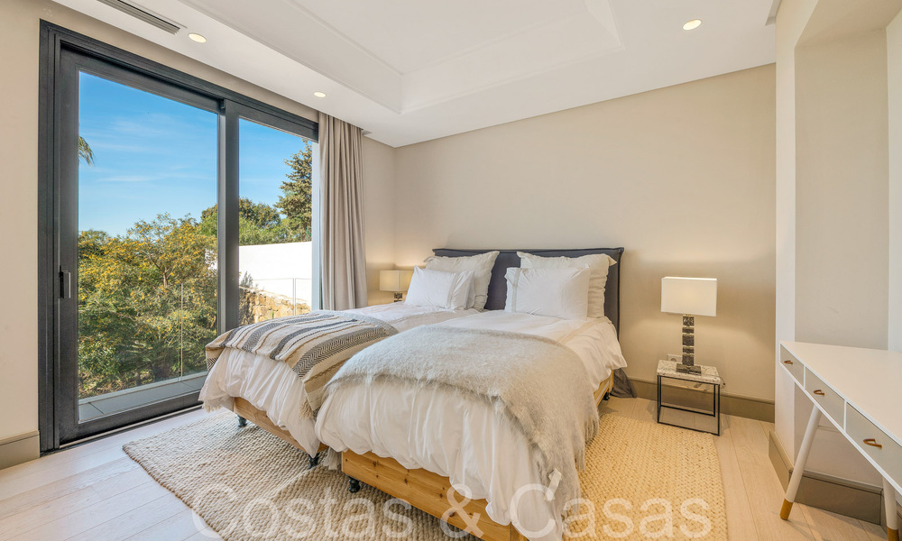 Moderne luxevilla met fantastisch uitzicht over de golfbaan naar zee, te koop in Marbella - Benahavis 70482