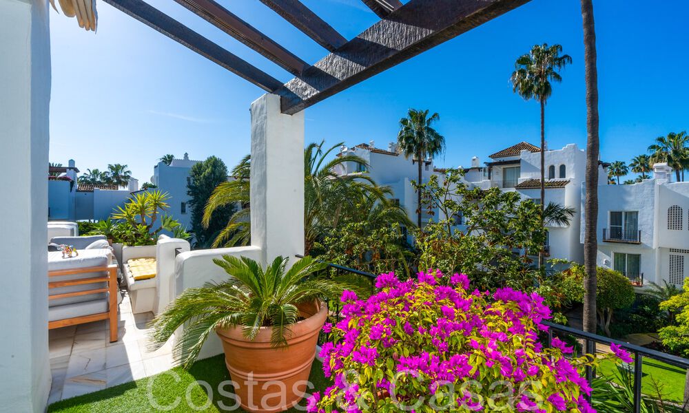 Penthouse te koop in een begeerd strandcomplex op de New Golden Mile tussen Marbella en Estepona 70731