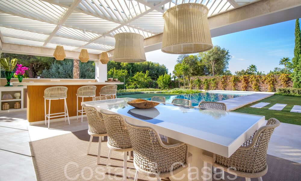 Moderne luxevilla te koop in een gated urbanisatie op Marbella’s Golden Mile 70740