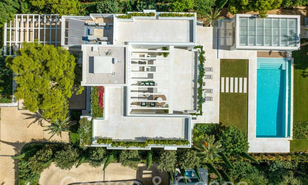 Moderne luxevilla te koop in een gated urbanisatie op Marbella’s Golden Mile 70771