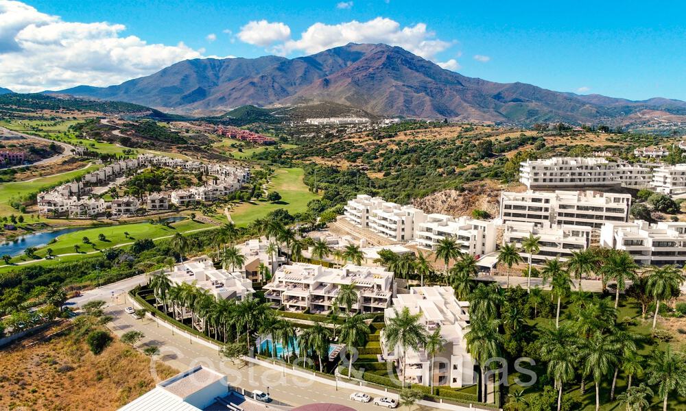 Nieuw project met luxe appartementen en penthouses te koop op loopastand van het strand in Estepona 71100