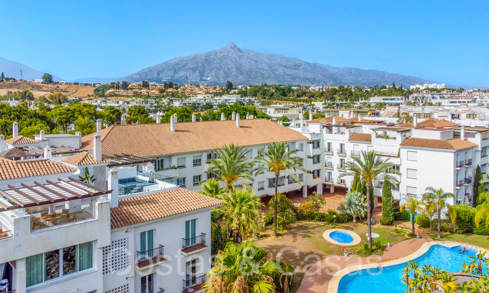 Prachtig penthouse met groot solarium en dompelbad te koop in Nueva Andalucia, Marbella 71220