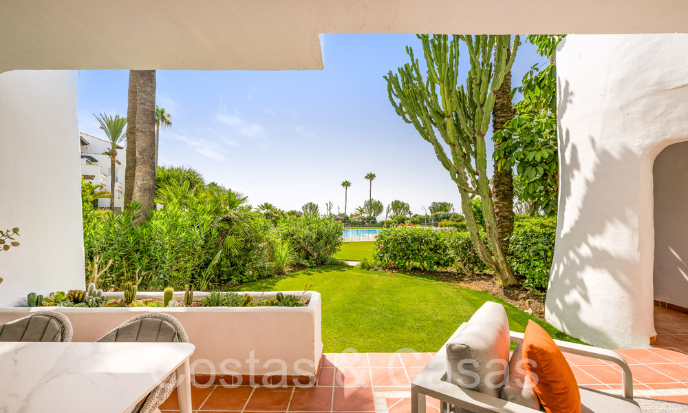 Volledig gerenoveerd gelijkvloers appartement te koop, in een strandcomplex op de New Golden Mile tussen Marbella en Estepona 71283