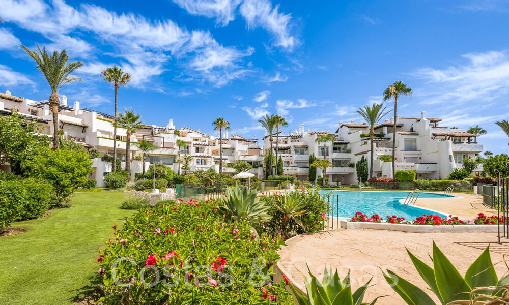 Volledig gerenoveerd gelijkvloers appartement te koop, in een strandcomplex op de New Golden Mile tussen Marbella en Estepona 71288