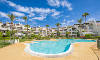 Volledig gerenoveerd gelijkvloers appartement te koop, in een strandcomplex op de New Golden Mile tussen Marbella en Estepona 71289 