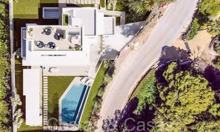 Eersteklas nieuwbouwvilla met eigentijds design te koop in het exclusieve Cascada de Camojan op Marbella’s Golden Mile 71318 