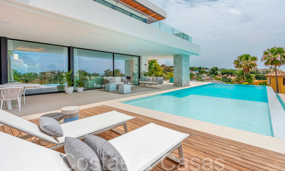 Nieuwe en instapklare villa in moderne stijl te koop met zeezicht, beachside ten oosten van Marbella’s stadscentrum 71465