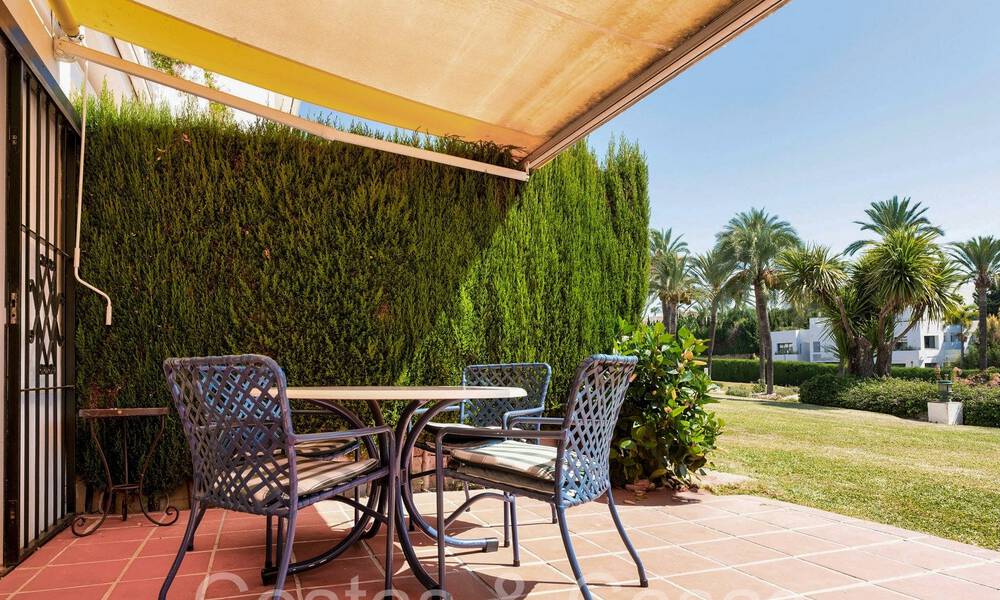 Tuinappartement met 3 slaapkamers te koop op loopafstand van Puerto Banus, Marbella 71804