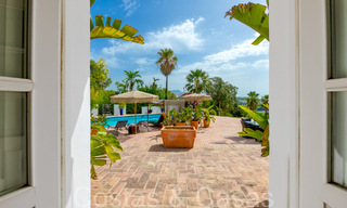 Charmante, traditionele villa te koop met gastenverblijf en tennisbaan, dicht bij het strand in Benahavis - Marbella 71901 