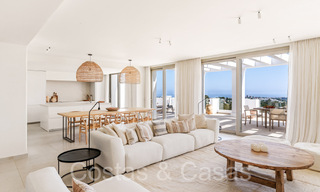 Sfeervol hedendaags Mediterraan luxe penthouse te koop met onbelemmerd panoramisch uitzicht in Nueva Andalucia, Marbella 71935 