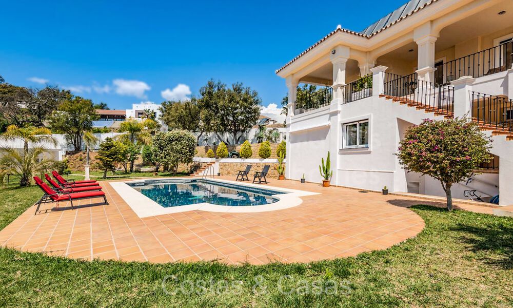 Majestueuze villa in Mediterrane stijl te koop, met zeezicht, in een natuurlijke omgeving ten oosten van Marbella centrum 72164