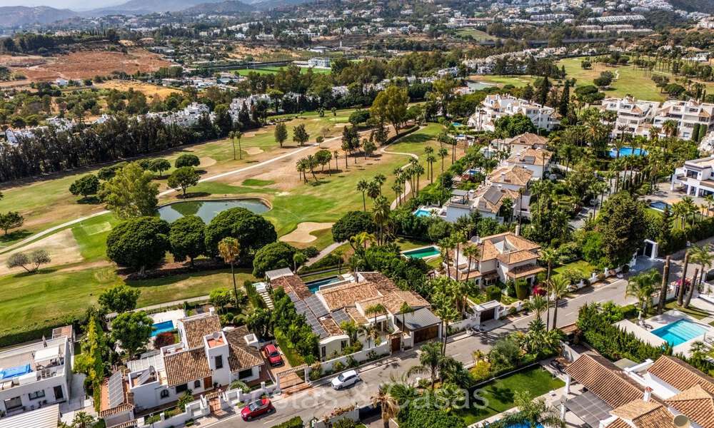 Stijlvol gerenoveerde luxevilla te koop, grenzend aan de golfbaan in Nueva Andalucia, Marbella 72289