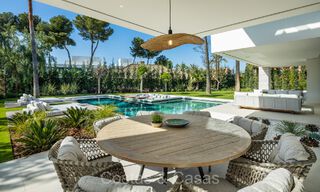 Indrukwekkende, hedendaagse designvilla te koop in Nueva Andalucia, Marbella 72206 