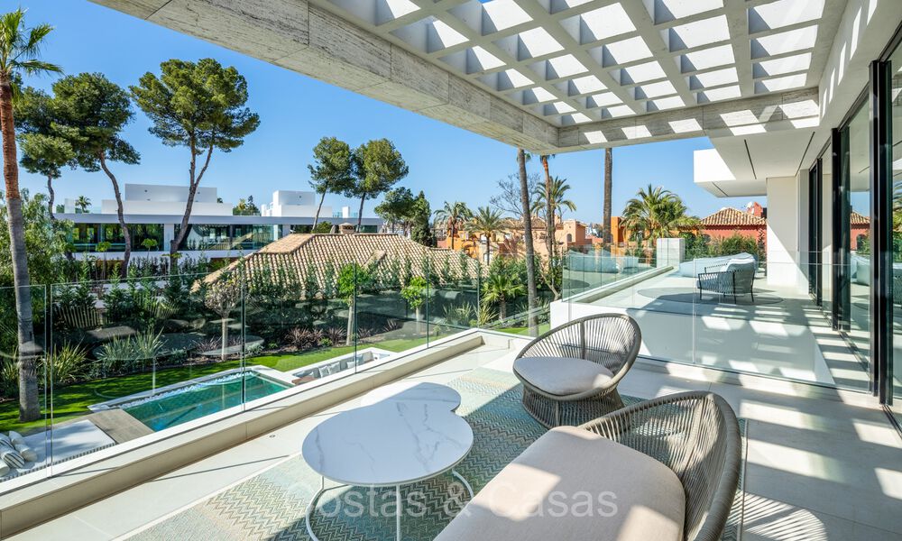 Indrukwekkende, hedendaagse designvilla te koop in Nueva Andalucia, Marbella 72211