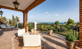 Majestueuze villa in traditionele stijl te koop, met panoramisch zeezicht in Marbella - Benahavis 72524 