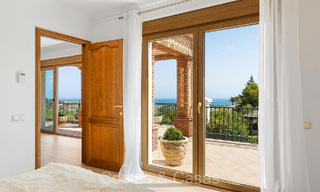 Majestueuze villa in traditionele stijl te koop, met panoramisch zeezicht in Marbella - Benahavis 72539 