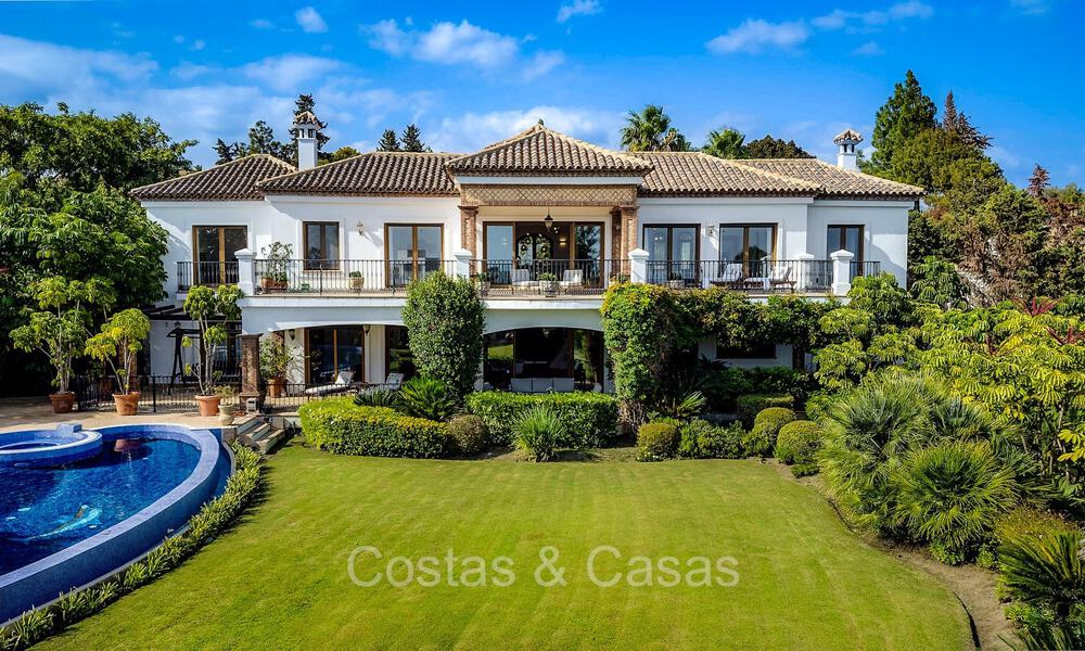 Majestueuze villa in traditionele stijl te koop, met panoramisch zeezicht in Marbella - Benahavis 72551