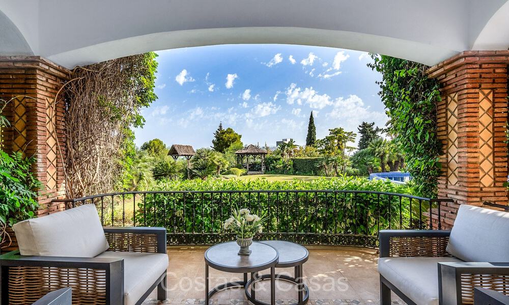 Majestueuze villa in traditionele stijl te koop, met panoramisch zeezicht in Marbella - Benahavis 72561